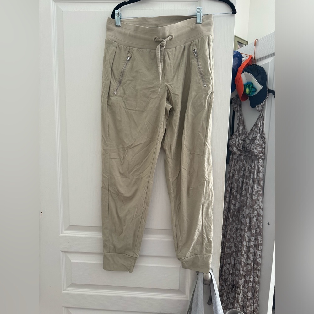 WORN ONCE ATHLETA JOGGERS